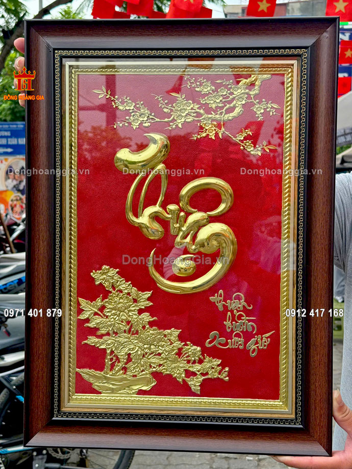 Bức tranh chữ thuận thư pháp mạ vàng được chế tác thủ công